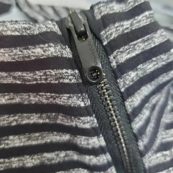 Lululemon Studio 1/2 Zip
Classic Stripe Heathered Black / Black Size S/M - Picture 8 of 8